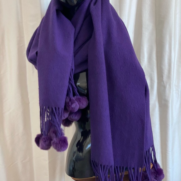 Soft wool scarf with Fur Pom Fringe. Purple ! - Picture 10 of 14